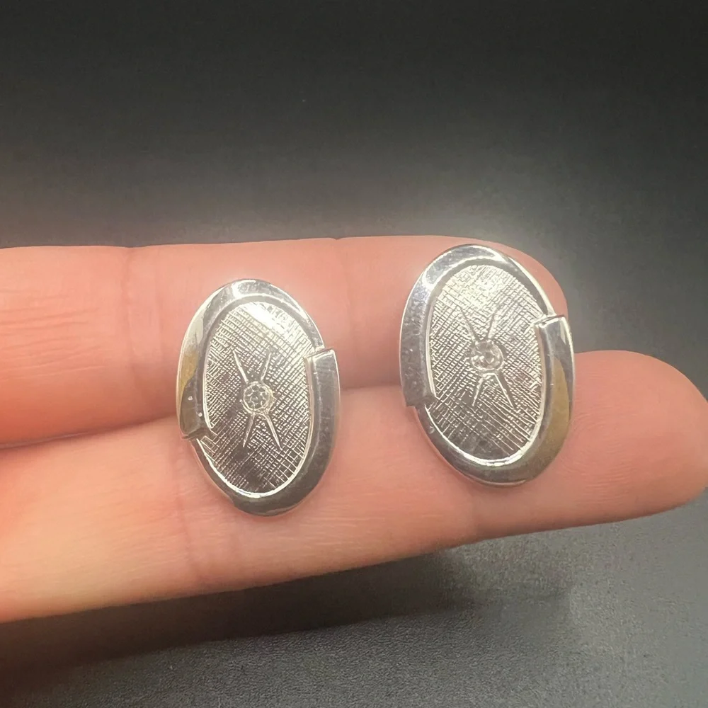 VINTAGE PAIR OF OVAL MENS SILVER TONE WITH RHINESTONES CUFFLINKS